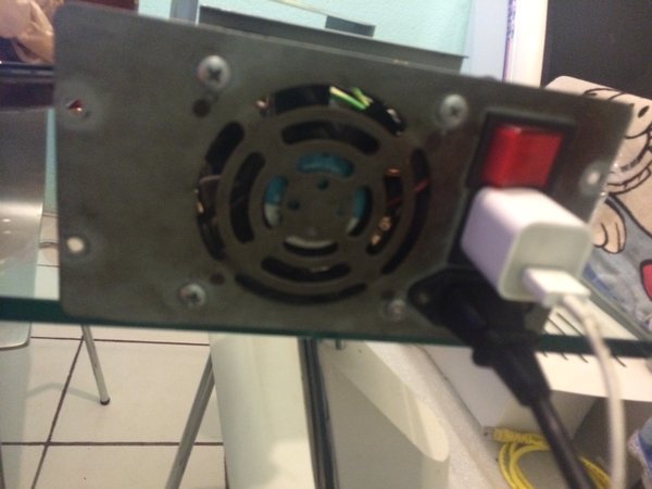 2014-10-15 20.54.47.jpg (1.59 MiB) Visto 5740 veces cargador de cel conectado y con energia