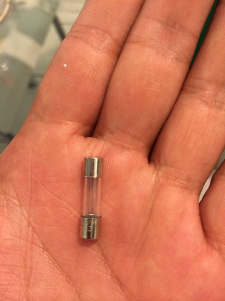 2014-10-16 20.44.21.jpg (1.53 MiB) Visto 5696 veces Fusibles 250V 3A Tipo Europeo